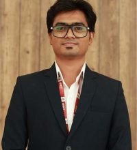 Dr. Akshay Thakre.png